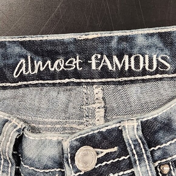 Almost Famous Size 0 Distressed Skinny Jeans - Picture 11 of 12